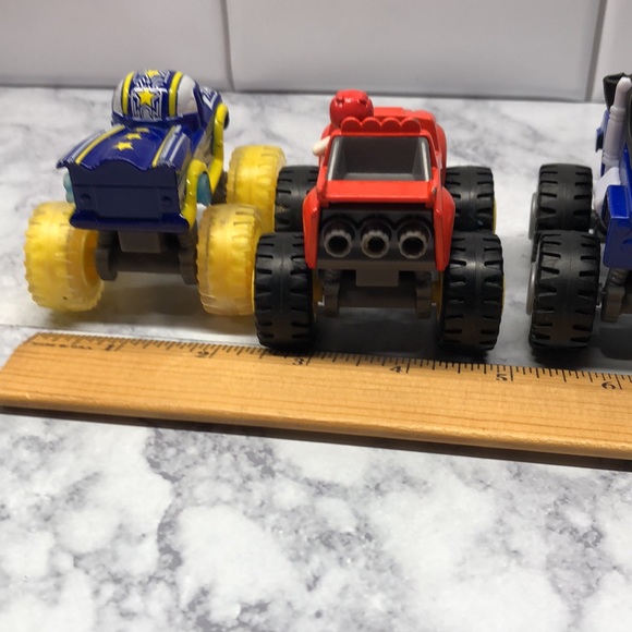 Blaze and the Monster Machines Trucks - Picture 10 of 13